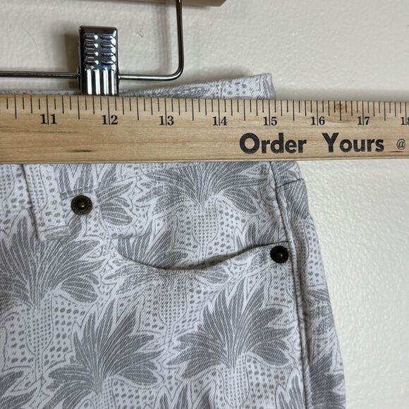 Vineyard Vines ladies Grey White Seashell Pants size 10 casual beachy - Picture 5 of 10